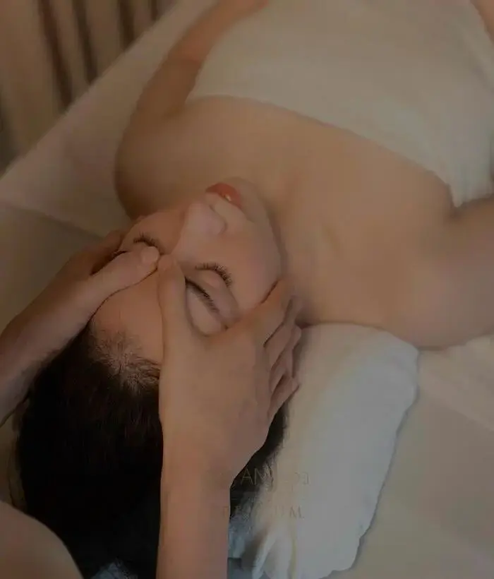 Massage Mặt 15 Phút